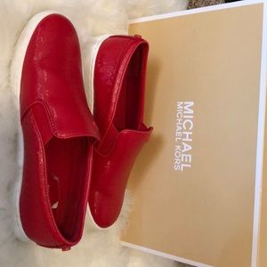 Micheal KORS (Keaton Slip on embossed PU)